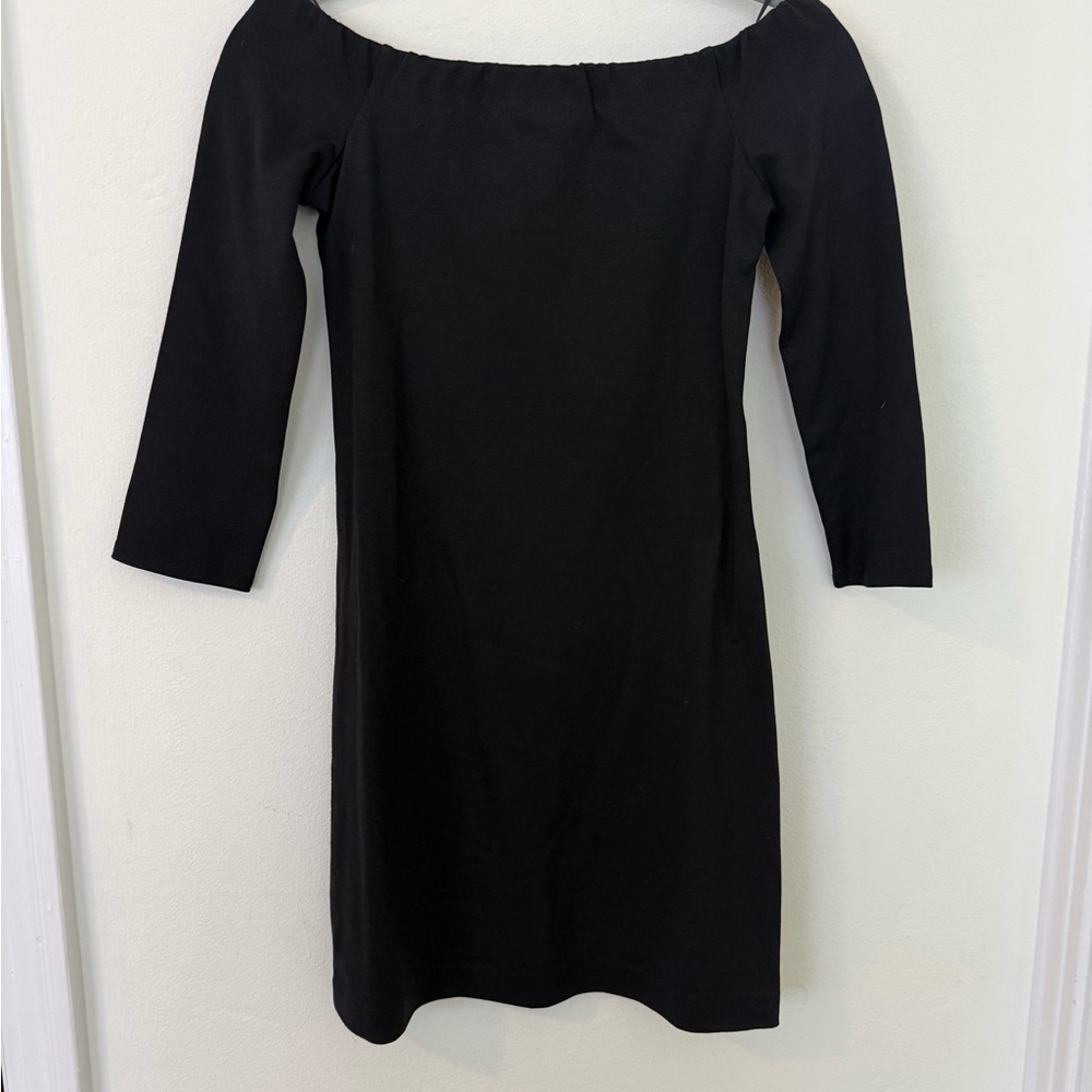Elegant Black Off-Shoulder Dress with Exposed Zipper in Back